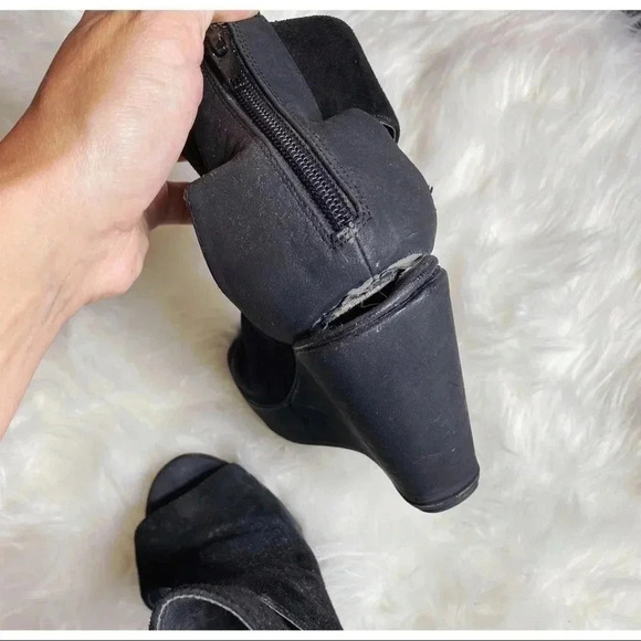 Black Deena & Ozzie Wedge Heels - Picture 7 of 8